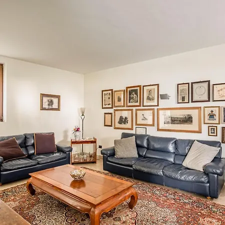 Elegant & Superior Scuderia Molin Apartment